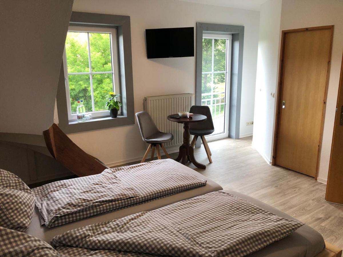 Landgasthof Wetteraperle Raila エクステリア 写真